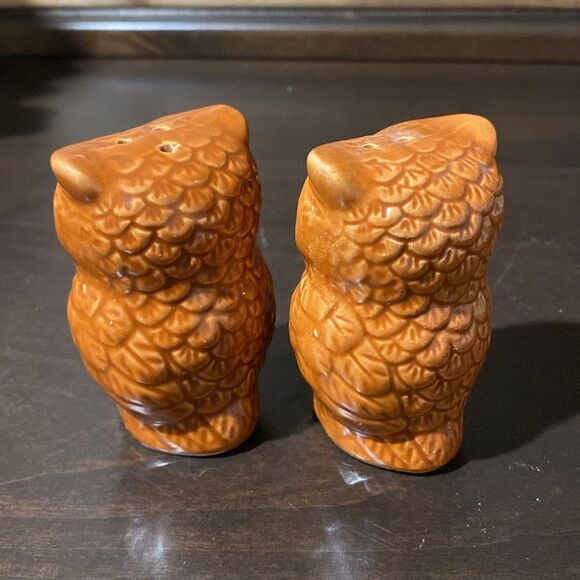 Vintage Ceramic Pair of Brown Owls Salt & Pepper Shaker Set - Picture 4 of 7